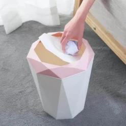 Geometrischer Mülleimer - Kreativer Abfallkorb