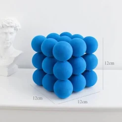 Geometrisches Kugeldekor – Minimalistischer Akzent für Ihr Zuhause