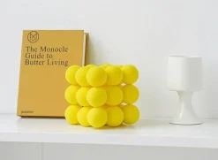 Geometrisches Kugeldekor – Minimalistischer Akzent für Ihr Zuhause