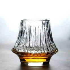 Geripptes Trinkglas – Elegantes Akashi-Trinkgeschirr