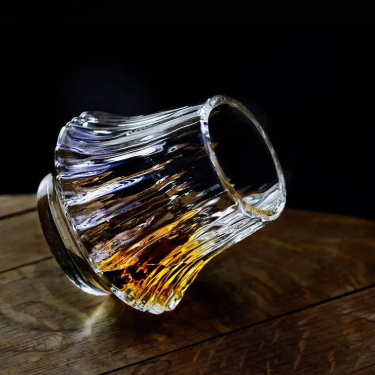 Geripptes Trinkglas – Elegantes Akashi-Trinkgeschirr
