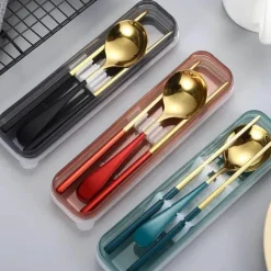 Geschirr-Organizer aus Weizenstroh mit durchsichtigen Schlitzen für einfachen Zugriff und Komfort