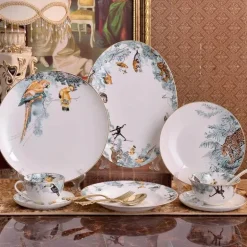 Geschirrset aus Knochenporzellan mit Regenwald-Tiermotiven – umweltfreundliches Geschirr