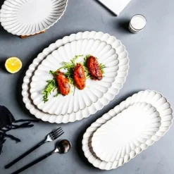 Geschirrset aus weiß glasierter Keramik – Elegante Geschirrkollektion