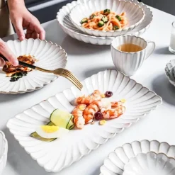 Geschirrset aus weiß glasierter Keramik – Elegante Geschirrkollektion