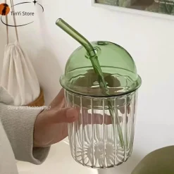 Gestreifter Glasbecher mit Deckel und Strohhalm – 450 ml für Kaffee, Saft, Milch, Tee