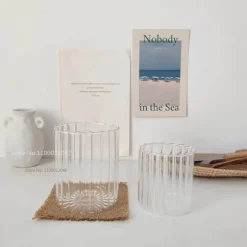 Gestreiftes Trinkgeschirr-Set – Kaffee-, Wein-, Wasser- und Milchgläser