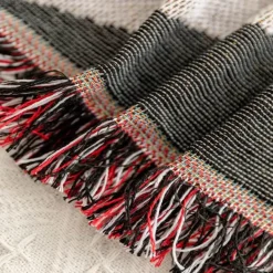 Gestrickte Gobelindecke – Leichte, luxuriöse Dekodecke für das Wohnzimmer im Freien