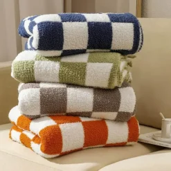 Gestrickte Schachbrettdecke – Gemütlicher Überwurf für die Heimdekoration
