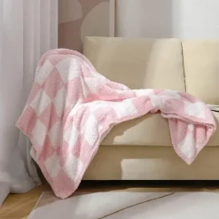 Gestrickte Schachbrettdecke – Gemütlicher Überwurf für die Heimdekoration