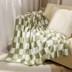 Gestrickte Schachbrettdecke – Gemütlicher Überwurf für die Heimdekoration