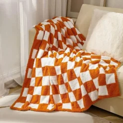 Gestrickte Schachbrettdecke – Gemütlicher Überwurf für die Heimdekoration