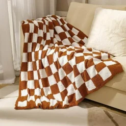 Gestrickte Schachbrettdecke – Gemütlicher Überwurf für die Heimdekoration