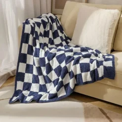 Gestrickte Schachbrettdecke – Gemütlicher Überwurf für die Heimdekoration