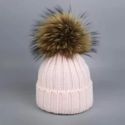 Gestricktes Pelzmütze- und Schal-Set – kuschelige Winteraccessoires