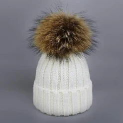 Gestricktes Pelzmütze- und Schal-Set – kuschelige Winteraccessoires