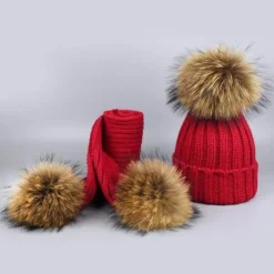 Gestricktes Pelzmütze- und Schal-Set – kuschelige Winteraccessoires