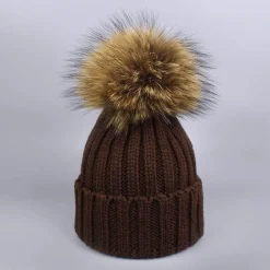 Gestricktes Pelzmütze- und Schal-Set – kuschelige Winteraccessoires