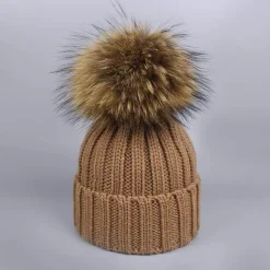 Gestricktes Pelzmütze- und Schal-Set – kuschelige Winteraccessoires