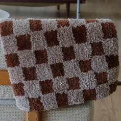 Gitterteppich – Stilvoller Akzentteppich für Zuhause