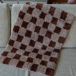 Gitterteppich – Stilvoller Akzentteppich für Zuhause