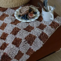 Gitterteppich – Stilvoller Akzentteppich für Zuhause