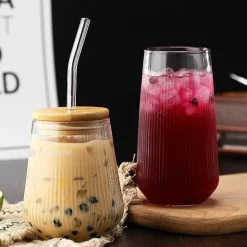 Glasbecher-Set mit Deckel und Strohhalm – vielseitiges Trinkgeschirr für Tee, Kaffee, Saft und Milch