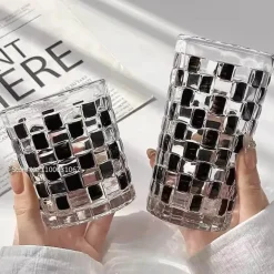 Glasbecher-Set mit Rattanrahmen – Elegantes Trinkgeschirr-Geschenkset