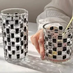 Glasbecher-Set mit Rattanrahmen – Elegantes Trinkgeschirr-Geschenkset