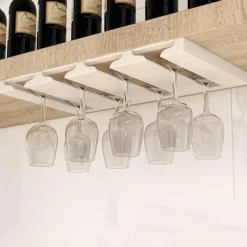 Glas-Organizer unter dem Schrank – Aufbewahrungslösung für die Küche