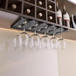 Glas-Organizer unter dem Schrank – Aufbewahrungslösung für die Küche