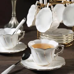 Gold Wave Teetassen-Set – 200 ml hochwertiges Trinkgeschirr aus Bone China