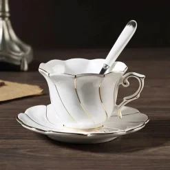 Gold Wave Teetassen-Set – 200 ml hochwertiges Trinkgeschirr aus Bone China