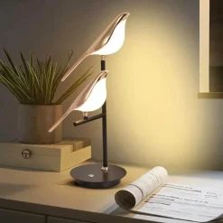 Golden Wagtail Figurine - Decorative Bird Sculpture Decor