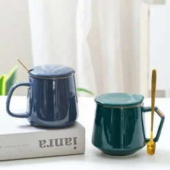Goldenes Keramikbecher-Set mit Deckel und Löffel – 400 ml für Kaffee, Wasser und Milch