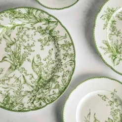 Grüner Essteller mit Blumenmuster – Elegantes Blumendesign aus Keramik