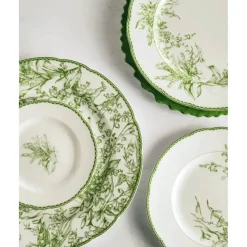 Grüner Essteller mit Blumenmuster – Elegantes Blumendesign aus Keramik