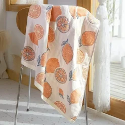 Großes Badetuch aus Baumwollgaze mit Cartoon-Motiv – 70 x 140 cm