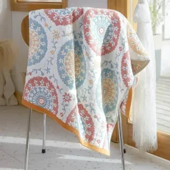 Großes Badetuch aus Baumwollgaze mit Cartoon-Motiv – 70 x 140 cm