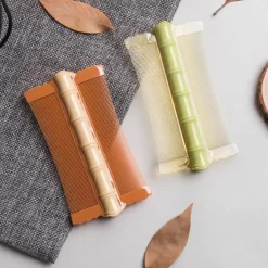 Haarkamm aus Sandelholz – natürlicher antistatischer Kamm mit schmalen, feinen Zähnen