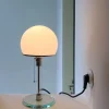 Halbkugelförmige Tischlampe aus Glas – stilvolle, moderne Akzentbeleuchtung für die Inneneinrichtung