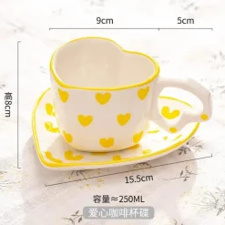 Handbemalte Tasse mit Herzgriff, Liebestasse, rosa Keramiktasse