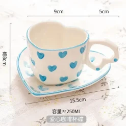 Handbemalte Tasse mit Herzgriff, Liebestasse, rosa Keramiktasse