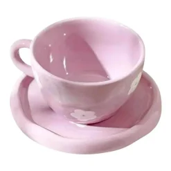 Handbemaltes Kaffeetassen- und Untertassen-Set mit lila Blumen - Teeservice aus Keramik