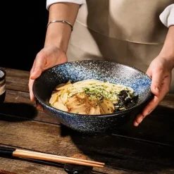 Handelsübliche Ramenschalen aus Keramik – langlebiges Geschirrset