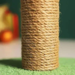 Handgefertigter Weihnachtsbaum-Katzenkratzbaum – Einzigartige Katzenmöbel für weihnachtliche Freude
