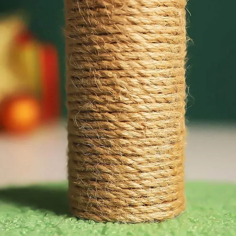 Handgefertigter Weihnachtsbaum-Katzenkratzbaum – Einzigartige Katzenmöbel für weihnachtliche Freude