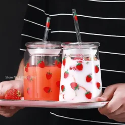 Handgefertigtes Glasbecher-Set – 600 ml Erdbeer-Kaltgetränkebecher mit Trinkhalmen