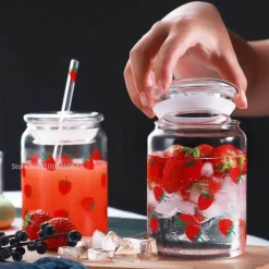 Handgefertigtes Glasbecher-Set – 600 ml Erdbeer-Kaltgetränkebecher mit Trinkhalmen
