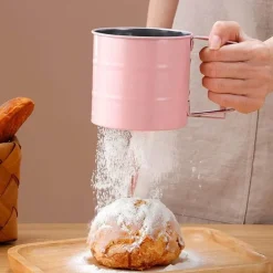 Handgehaltenes halbautomatisches Mehlsieb – Küchen- und Backwerkzeug